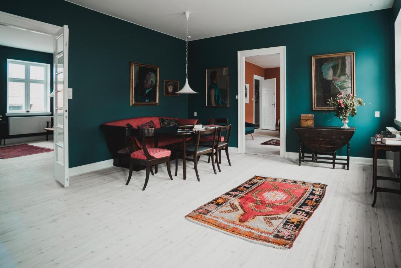 Bed and Breakfast Kjobing Manor Эрёскёбинг Экстерьер фото