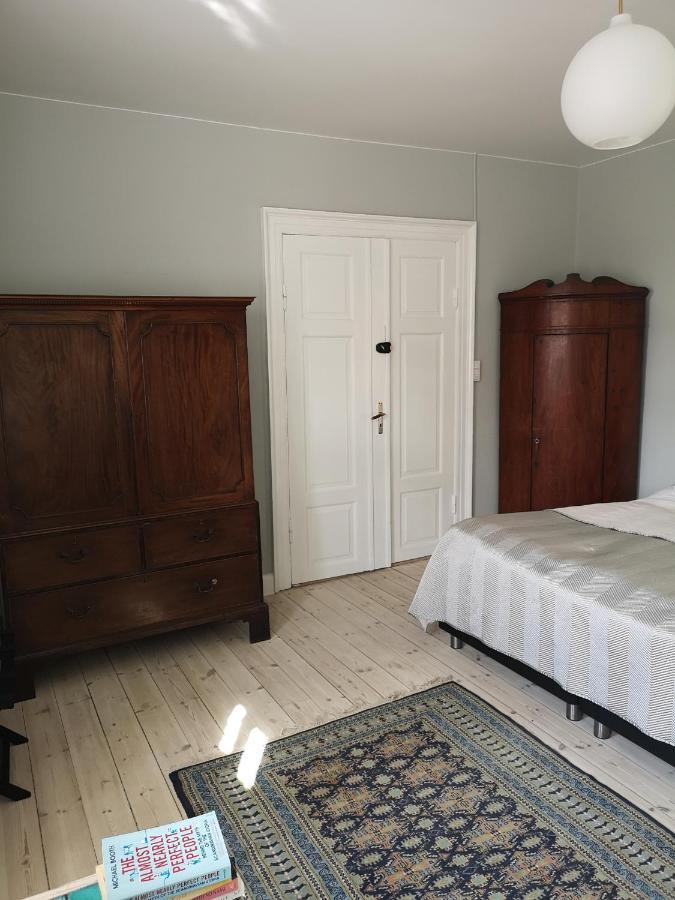 Bed and Breakfast Kjobing Manor Эрёскёбинг Экстерьер фото
