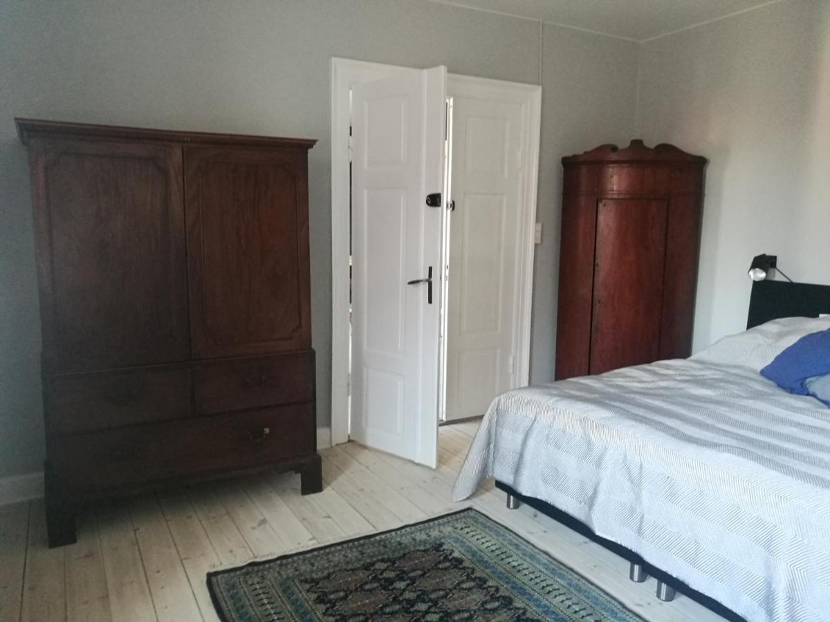 Bed and Breakfast Kjobing Manor Эрёскёбинг Экстерьер фото