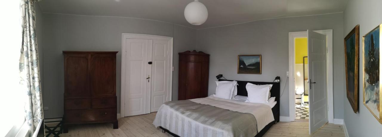Bed and Breakfast Kjobing Manor Эрёскёбинг Экстерьер фото